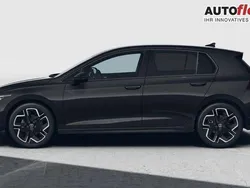 Grenadillschwarz metallic Neu 2025 VW Golf VIII R-line Limousine | 33.875 € (Fairer Preis)