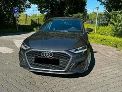 Grau Gebraucht 2022 Audi A3 Sportback e-tron S-Line Limousine | 21.200 €