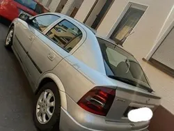 Silber Gebraucht 2004 Opel Astra Limousine | 2.290 € (Guter Preis)