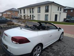 Weiß Gebraucht 2010 Renault Mégane Cabriolet Dynamique Cabrio | 6.999 € (Teuer)
