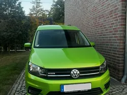 Grün Gebraucht 2016 VW Caddy Trendline Van / Kleinbus | 17.200 € (Fairer Preis)