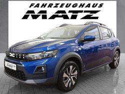 Blau Neu 2025 Dacia Sandero Expression Limousine | 18.975 €