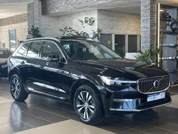 Schwarz black stone, solid / solid Gebraucht 2023 Volvo XC60 Inscription SUV | 42.000 € (Superpreis)