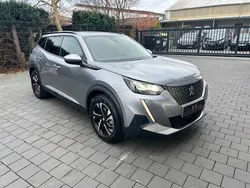 Grau Gebraucht 2022 Peugeot e-2008 Allure SUV | 19.100 € (Guter Preis)