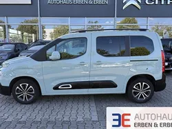 Grün Gebraucht 2018 Citroën Berlingo Feel Van / Kleinbus | 14.990 € (Fairer Preis)