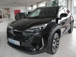 Mysticschwarz mica Neu 2025 Toyota Yaris Cross SUV | 27.490 €