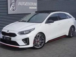Deluxweiss metallic Gebraucht 2021 Kia ProCeed GT Kleinwagen | 26.990 € (Fairer Preis)