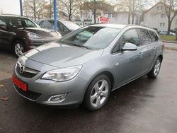 Silber Gebraucht 2011 Opel Astra Edition Kombi | 1.750 € (Fairer Preis)