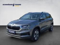 Grau Gebraucht 2024 Skoda Karoq Style SUV | 31.990 € (Fairer Preis)