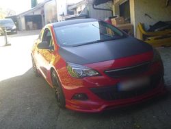 Rot Gebraucht 2012 Opel Astra GTC Coupé | 7.777 €