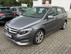 Grau Gebraucht 2015 Mercedes B180 Urban Van / Kleinbus | 12.300 € (Fairer Preis)