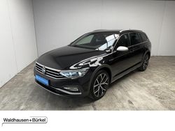 Deep black perleffekt (metallic) Gebraucht 2023 VW Passat Alltrack Kombi | 32.500 € (Fairer Preis)