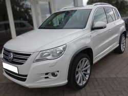 Weiß Gebraucht 2010 VW Tiguan Sportline SUV | 10.900 € (Etwas zu teuer)