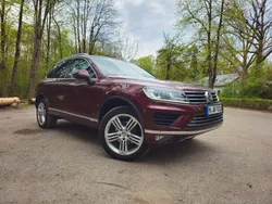 Rot Gebraucht 2017 VW Touareg Executive SUV | 31.890 € (Etwas zu teuer)