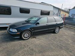 Schwarz Gebraucht 1999 Volvo V40 Kombi | 1.000 €