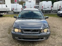 Grau Gebraucht 2003 Volvo V40 Standard Kombi | 999 € (Superpreis)
