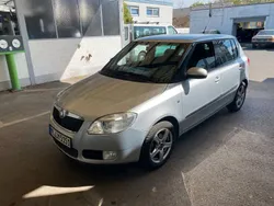 Silber Gebraucht 2009 Skoda Fabia Style Limousine | 3.450 € (Fairer Preis)