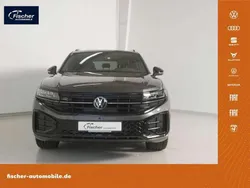 Grau Gebraucht 2024 VW Touareg Style SUV | 70.480 € (Guter Preis)