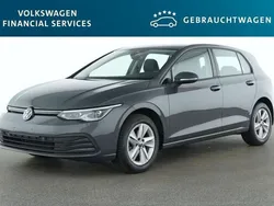Grau Gebraucht 2023 VW Golf VIII Life Limousine | 23.680 € (Fairer Preis)