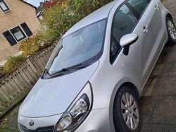 Silber Gebraucht 2013 Kia Rio Edition 7 Limousine | 5.499 € (Fairer Preis)