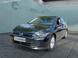 Schwarz Gebraucht 2024 VW Golf VIII Life Limousine | 24.380 € (Fairer Preis)