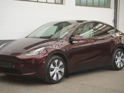 Rot Gebraucht 2024 Tesla Model Y Standard Range SUV | 34.550 € (Superpreis)