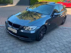 Grau Gebraucht 2005 BMW 325 Limousine | 4.500 €