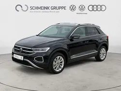 Deep black perleffekt Gebraucht 2024 VW T-Roc Style SUV | 29.880 € (Fairer Preis)