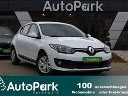 Weiß Gebraucht 2015 Renault Mégane III Authentique Limousine | 6.700 € (Guter Preis)