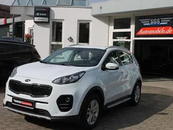 Weiß Gebraucht 2016 Kia Sportage Vision SUV | 13.990 € (Etwas zu teuer)