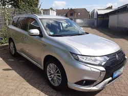 Silber Gebraucht 2021 Mitsubishi Outlander P-HEV SUV | 24.500 € (Guter Preis)