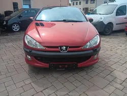 Rot Gebraucht 2002 Peugeot 206 CC Platinum Cabrio | 1.299 € (Guter Preis)