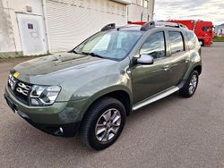 Grau Gebraucht 2015 Dacia Duster Celebration SUV | 5.450 € (Fairer Preis)