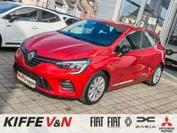 Rot Gebraucht 2022 Renault Clio V Intens Limousine | 15.270 € (Guter Preis)