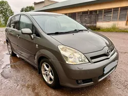 Grau Gebraucht 2005 Toyota Corolla Verso Van / Kleinbus | 2.350 € (Superpreis)