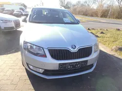 Silber Gebraucht 2015 Skoda Octavia Elegance Kombi | 9.890 € (Fairer Preis)