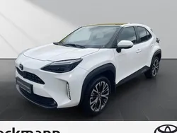Weiß Gebraucht 2022 Toyota Yaris Cross Elegant SUV | 24.990 € (Fairer Preis)