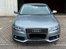 Grau Gebraucht 2010 Audi A4 Ambiente Limousine | 3.649 € (Superpreis)