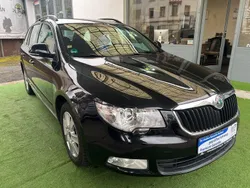 Schwarz Gebraucht 2010 Skoda Superb Comfort Kombi | 6.499 €