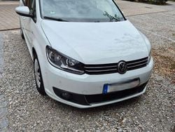 Weiß Gebraucht 2014 VW Touran Van / Kleinbus | 8.800 € (Guter Preis)
