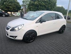 Weiß Gebraucht 2010 Opel Corsa Kleinwagen | 4.300 € (Etwas zu teuer)
