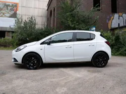 Weiß Gebraucht 2018 Opel Corsa Color Edition Kleinwagen | 10.600 € (Fairer Preis)