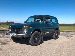 Grün Gebraucht 2011 Lada niva SUV | 5.300 € (Fairer Preis)
