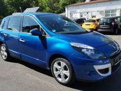 Blau Gebraucht 2009 Renault Scénic III Dynamique Van / Kleinbus | 2.400 € (Teuer)
