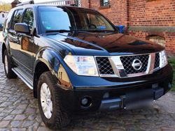Schwarz Gebraucht 2007 Nissan Pathfinder SUV | 7.499 € (Etwas zu teuer)