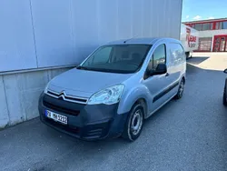 Grau Gebraucht 2017 Citroën Berlingo Van / Kleinbus | 9.500 € (Fairer Preis)