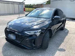 Mythosschwarz (metallic) Gebraucht 2024 Audi Q8 Sportback e-tron Ambiente SUV | 59.899 €