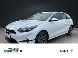 Weiß Neu 2025 Kia Ceed Spirit Limousine | 28.990 € (Fairer Preis)