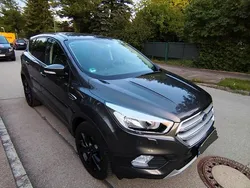 Grau Gebraucht 2019 Ford Kuga SUV | 12.400 € (Superpreis)