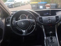 Weiß Gebraucht 2013 Honda Accord Executive Kombi | 11.100 € (Fairer Preis)